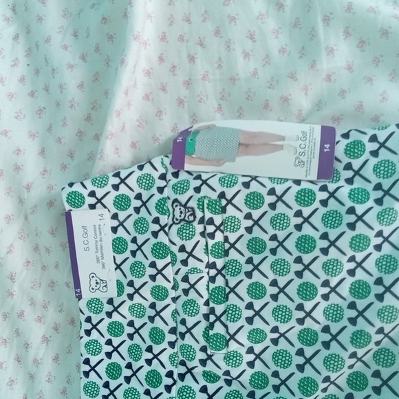 New S.C Golf Women's Skirt - Picture 2 of 4